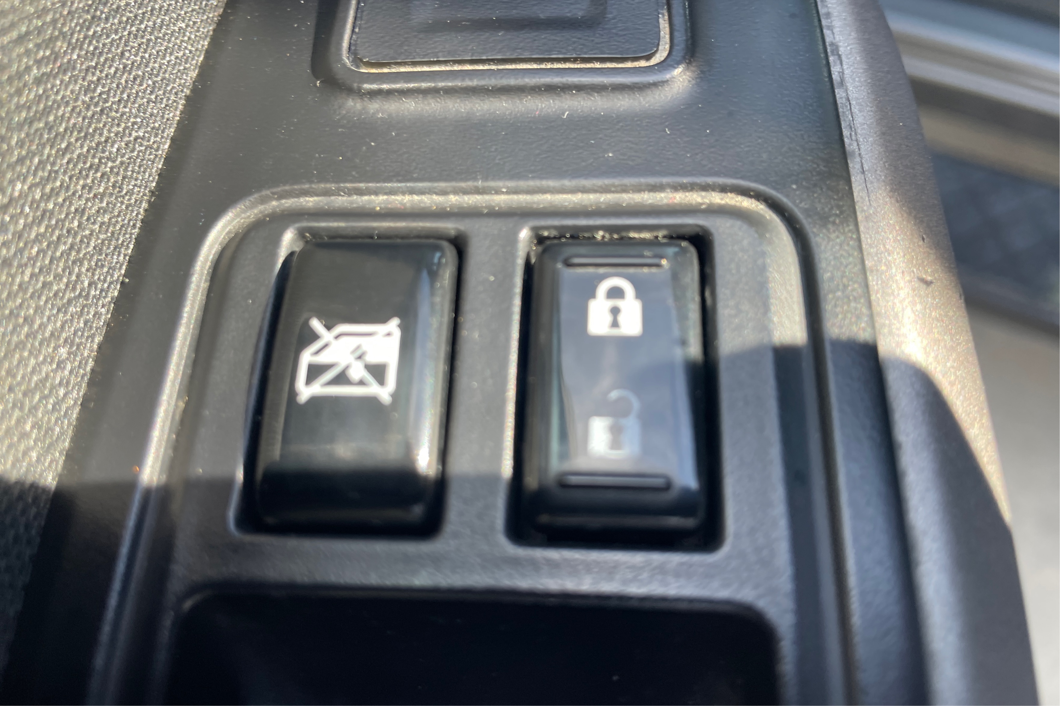 2015 Nissan Titan SV - Photo 28