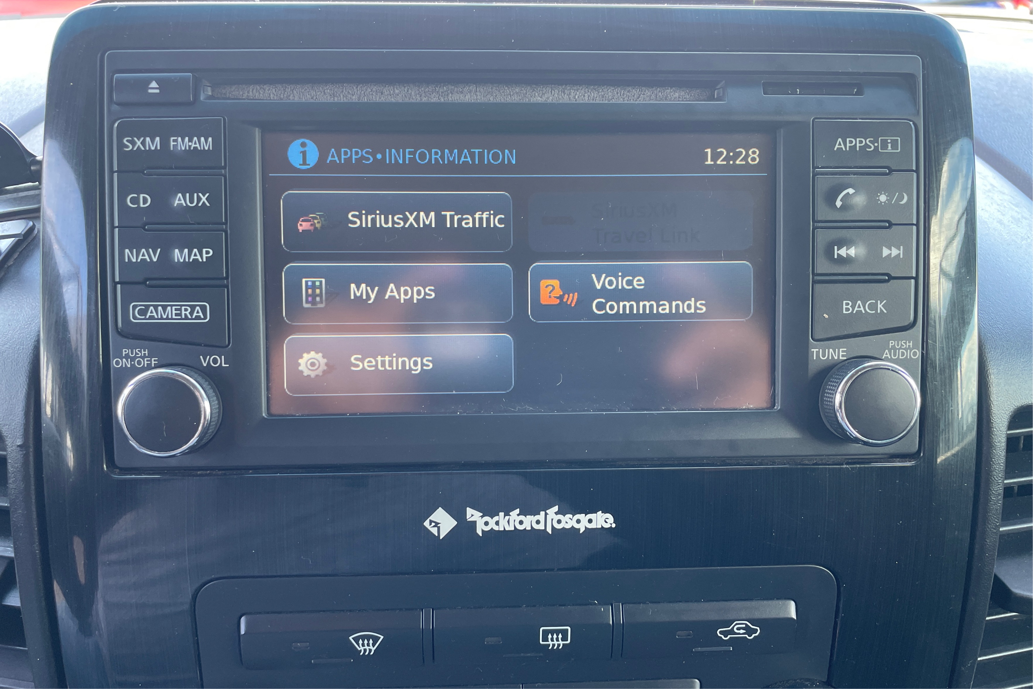 2015 Nissan Titan SV - Photo 31