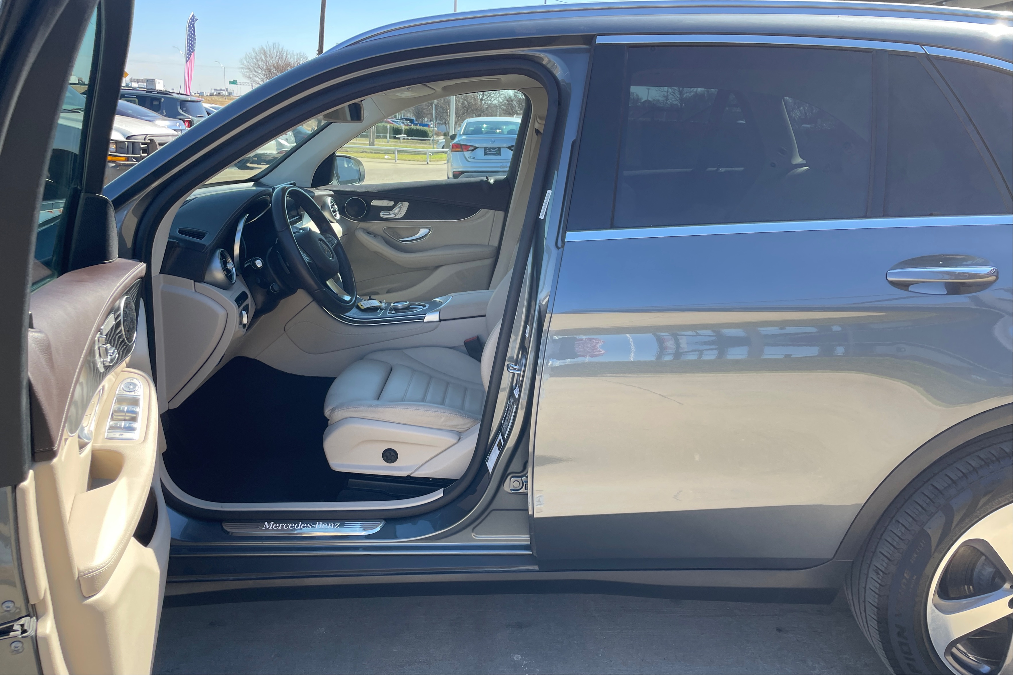 2018 Mercedes-Benz GLC GLC300 - Photo 9