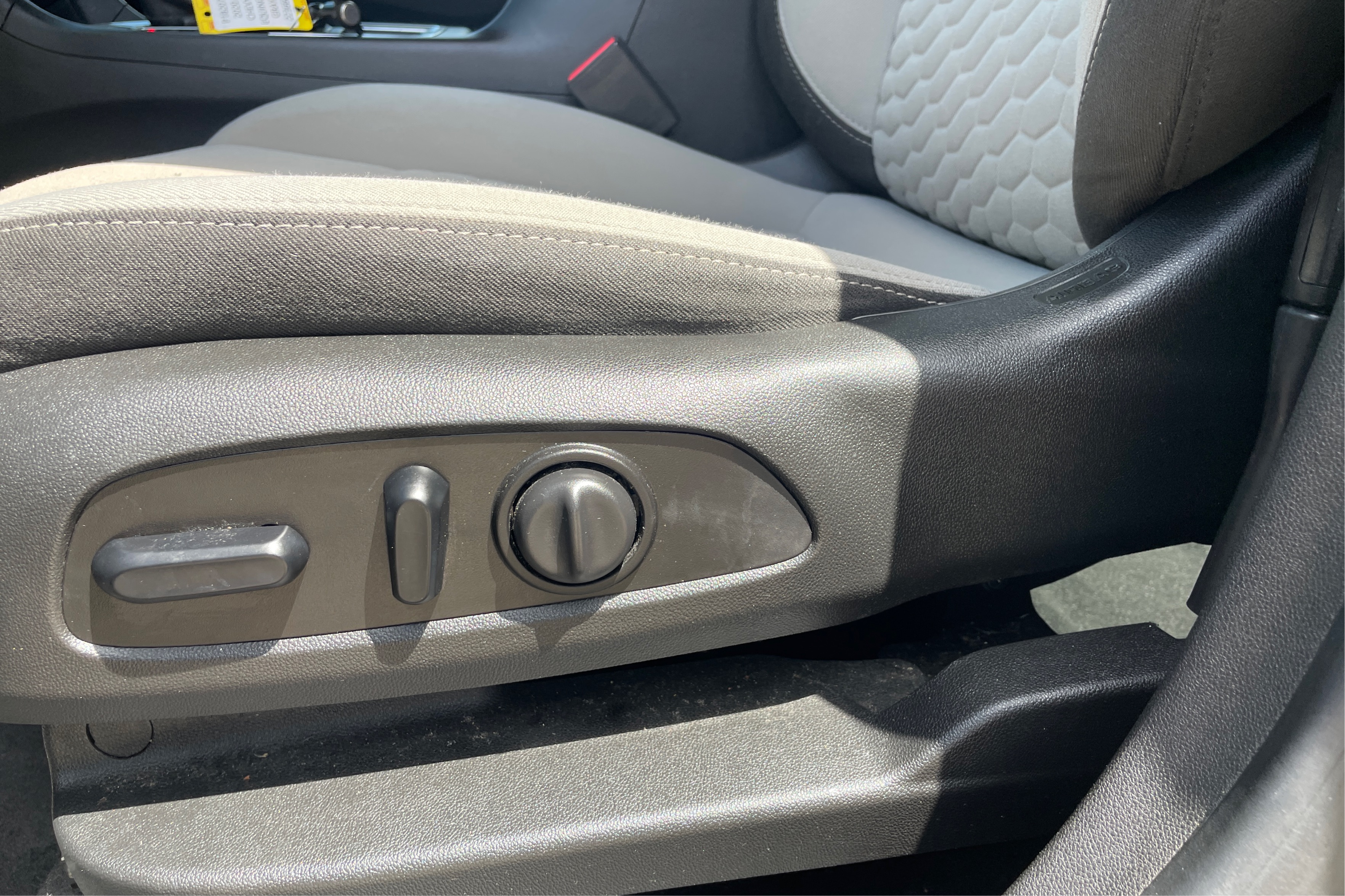 2020 Chevrolet Equinox LS - Photo 20