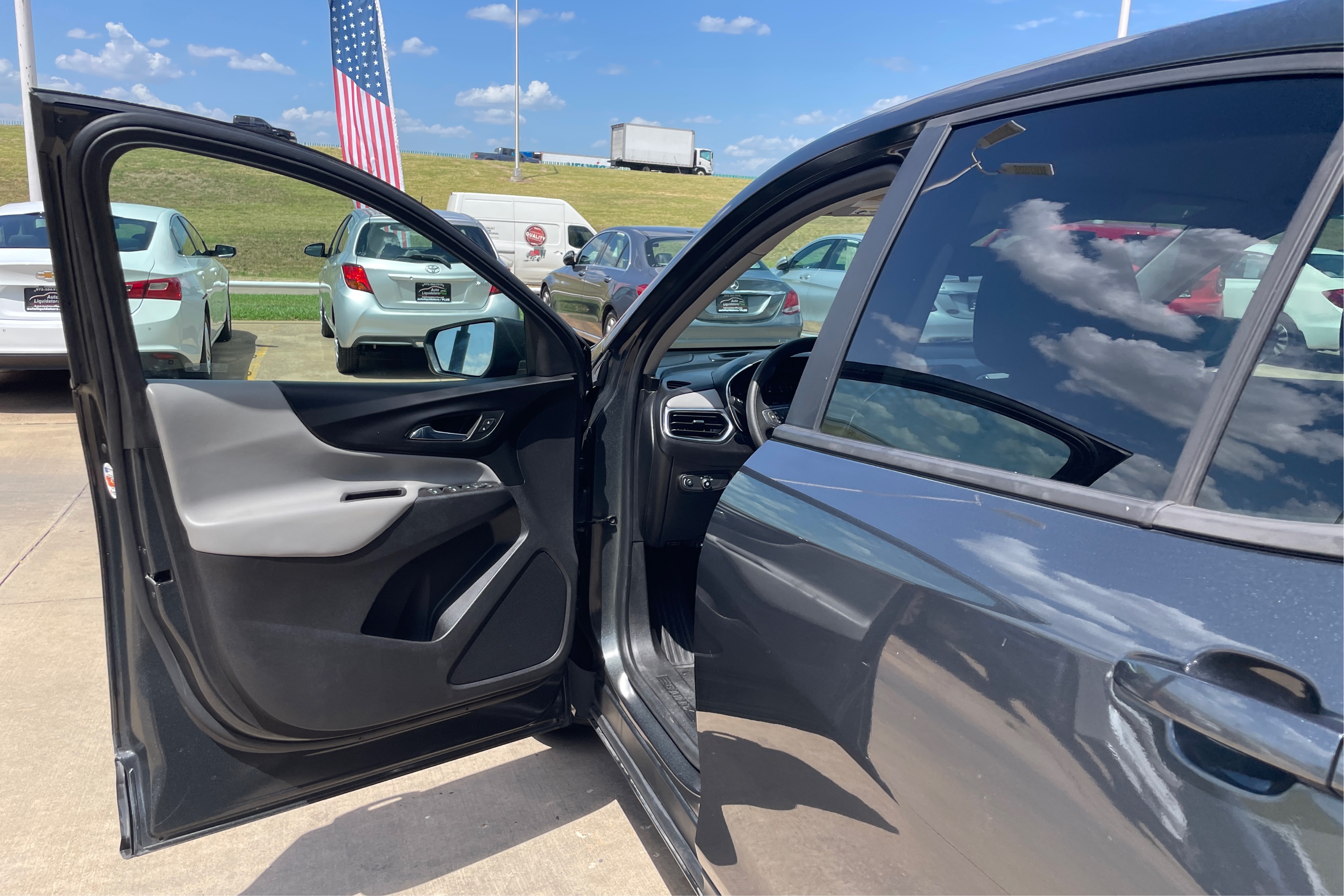 2020 Chevrolet Equinox LS - Photo 21