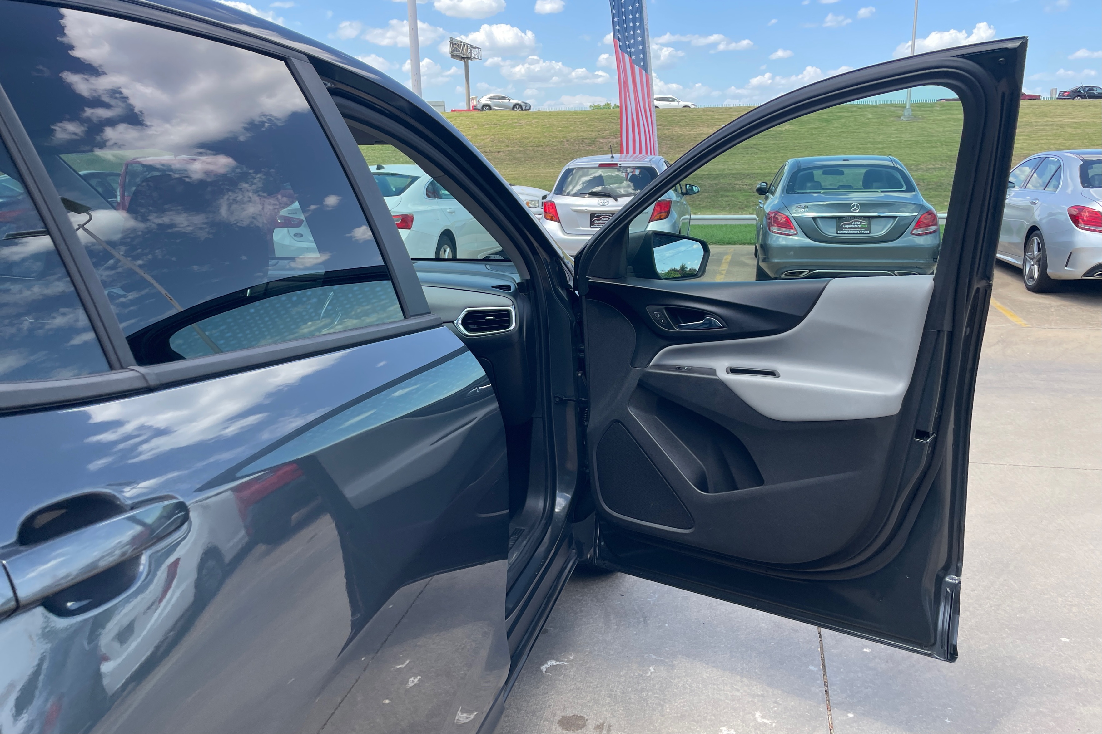 2020 Chevrolet Equinox LS - Photo 23