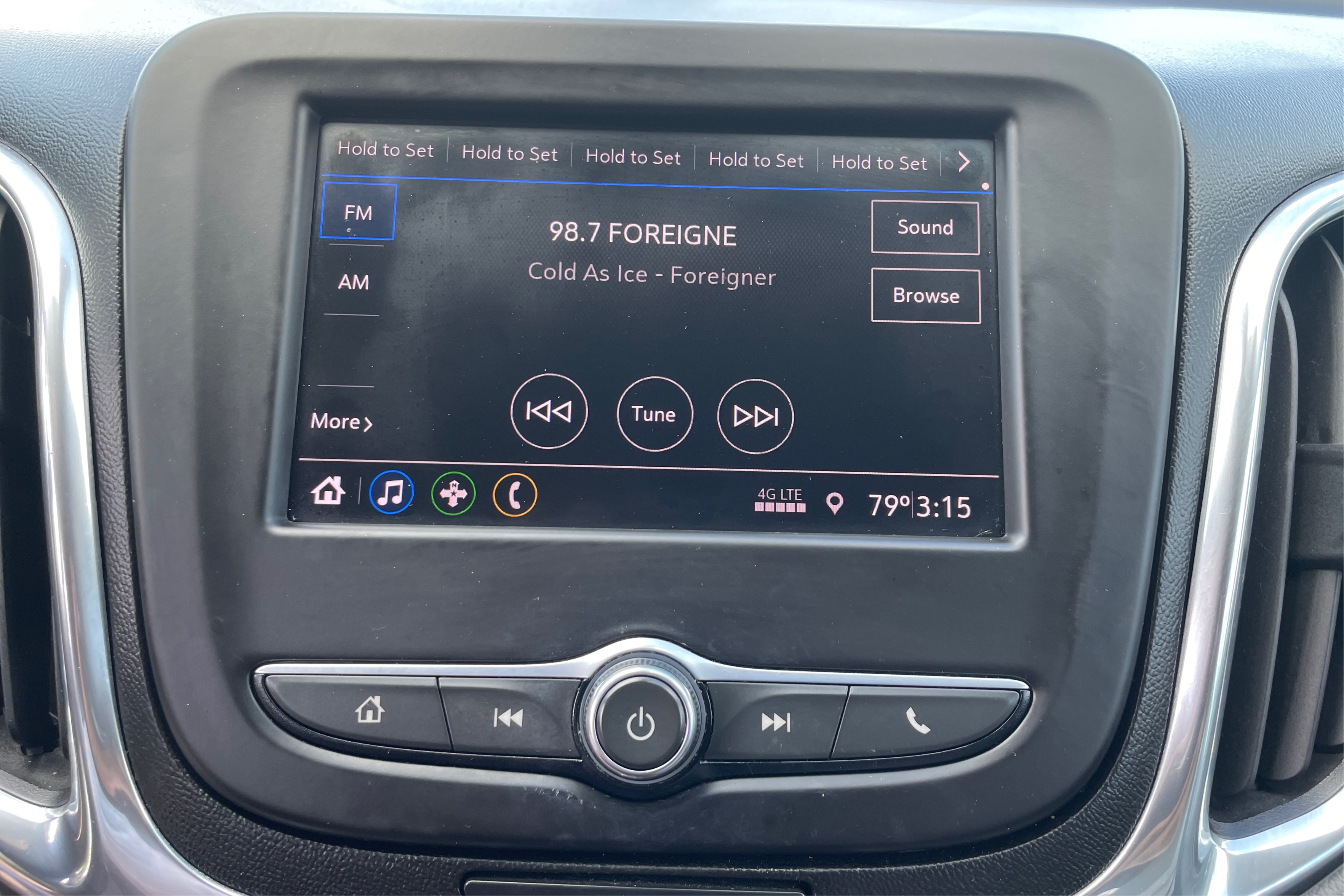 2020 Chevrolet Equinox LS - Photo 31
