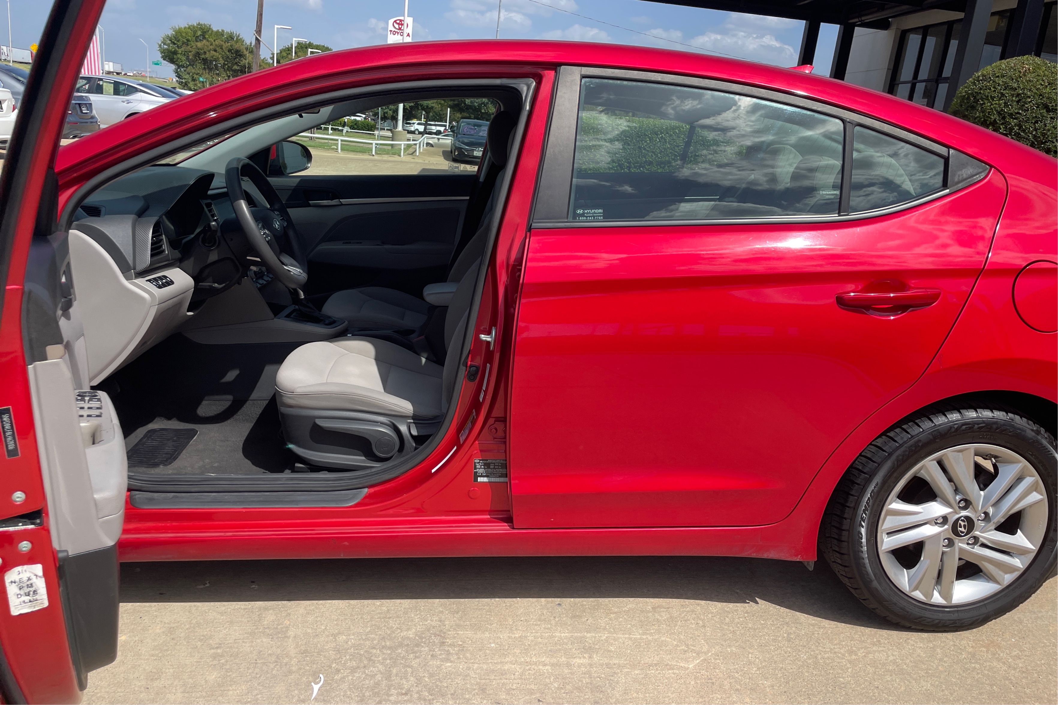2020 Hyundai Elantra SEL - Photo 9