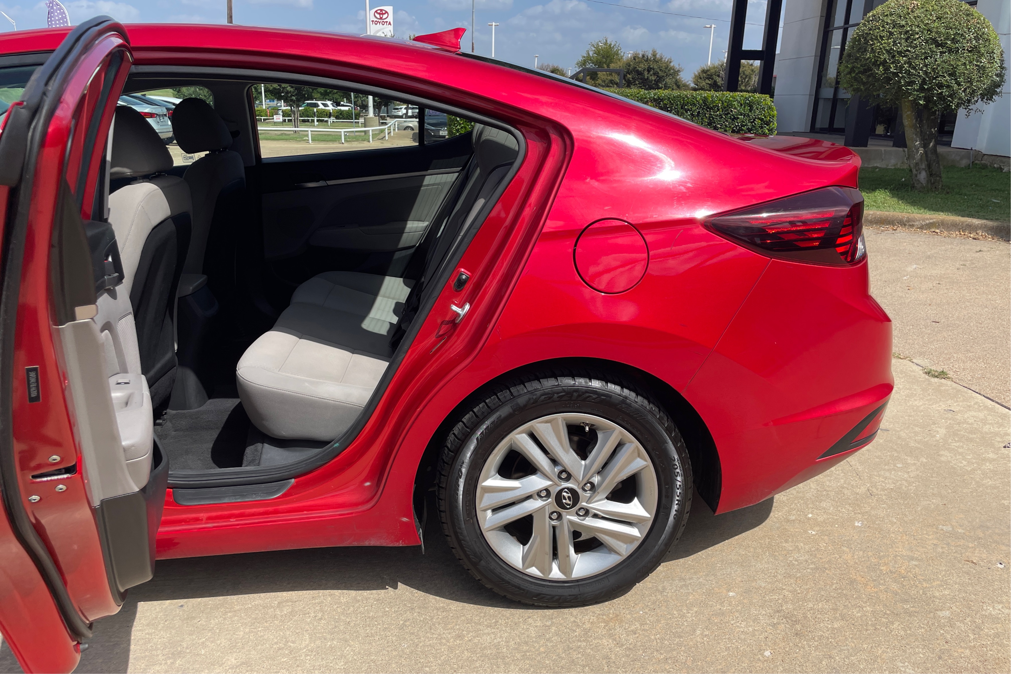2020 Hyundai Elantra SEL - Photo 10