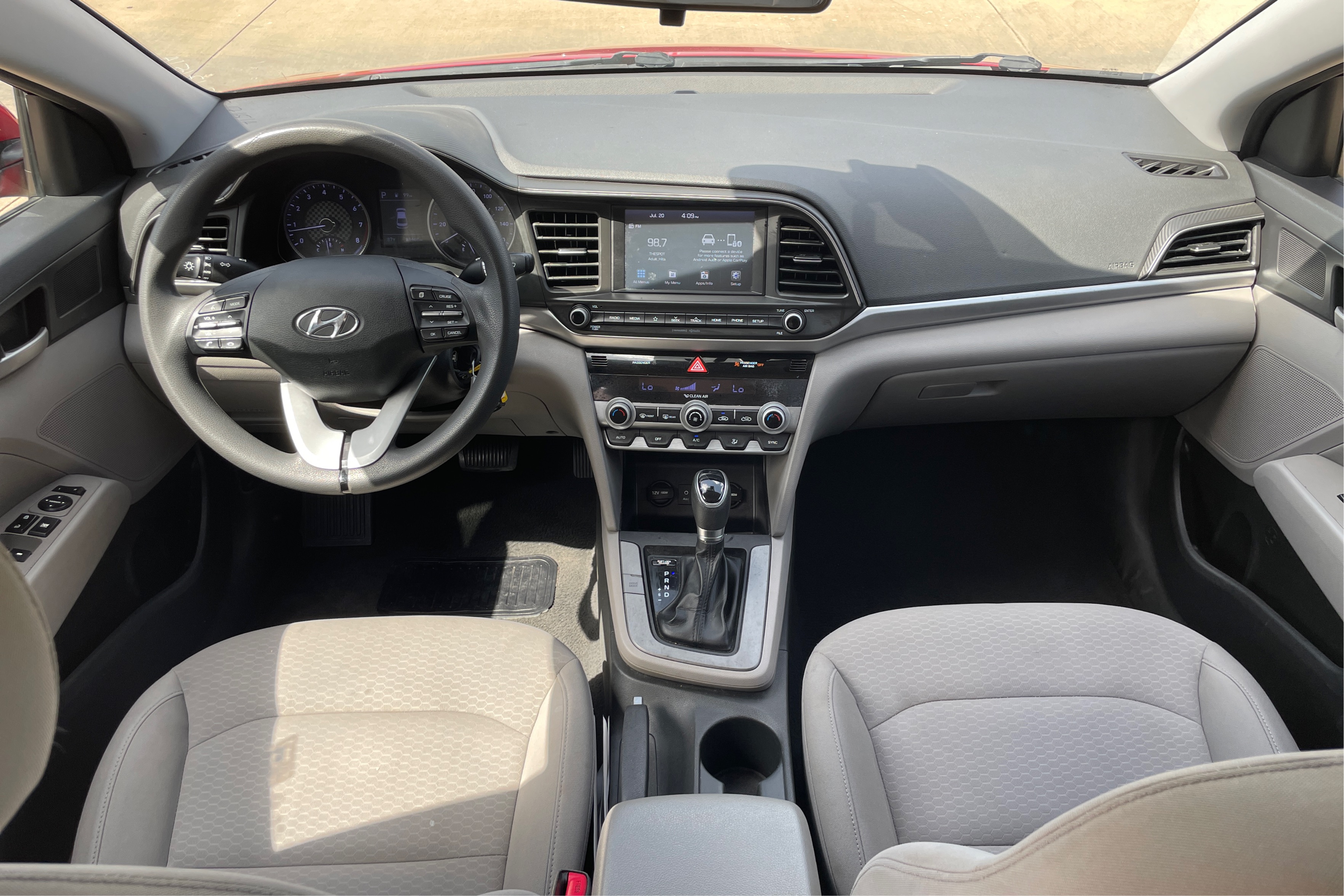 2020 Hyundai Elantra SEL - Photo 15