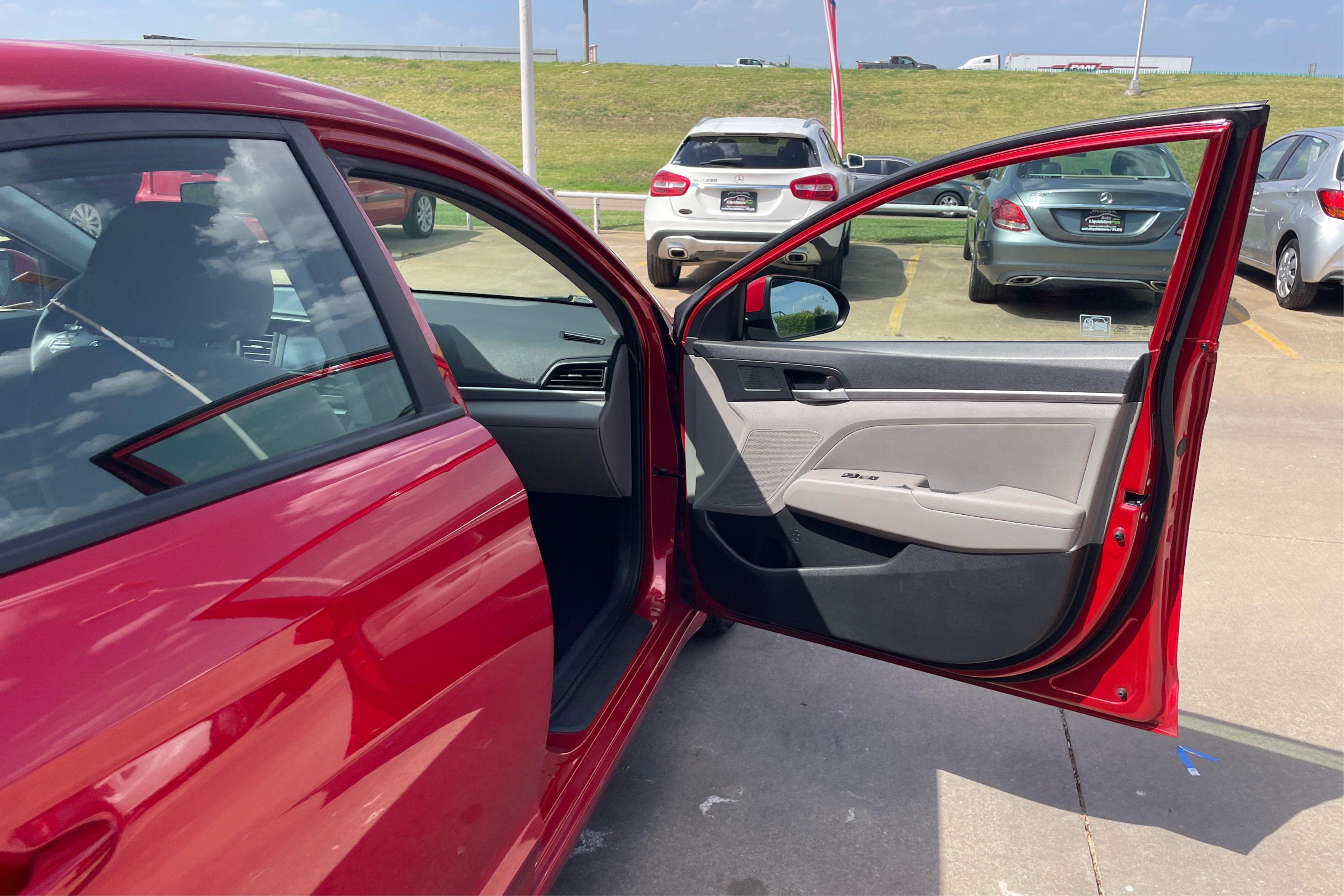 2020 Hyundai Elantra SEL - Photo 23