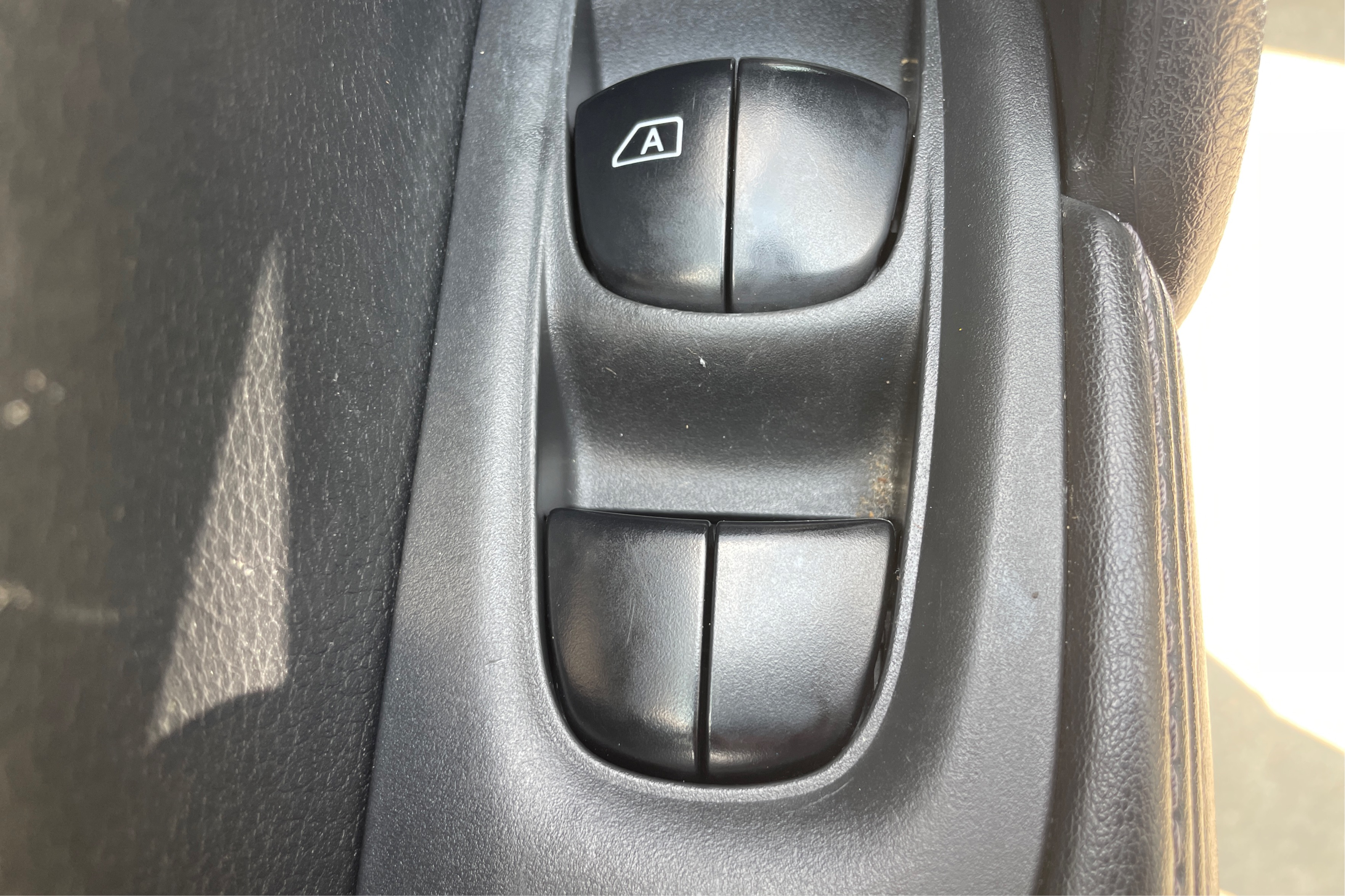 2018 Nissan Rogue Sport S - Photo 27