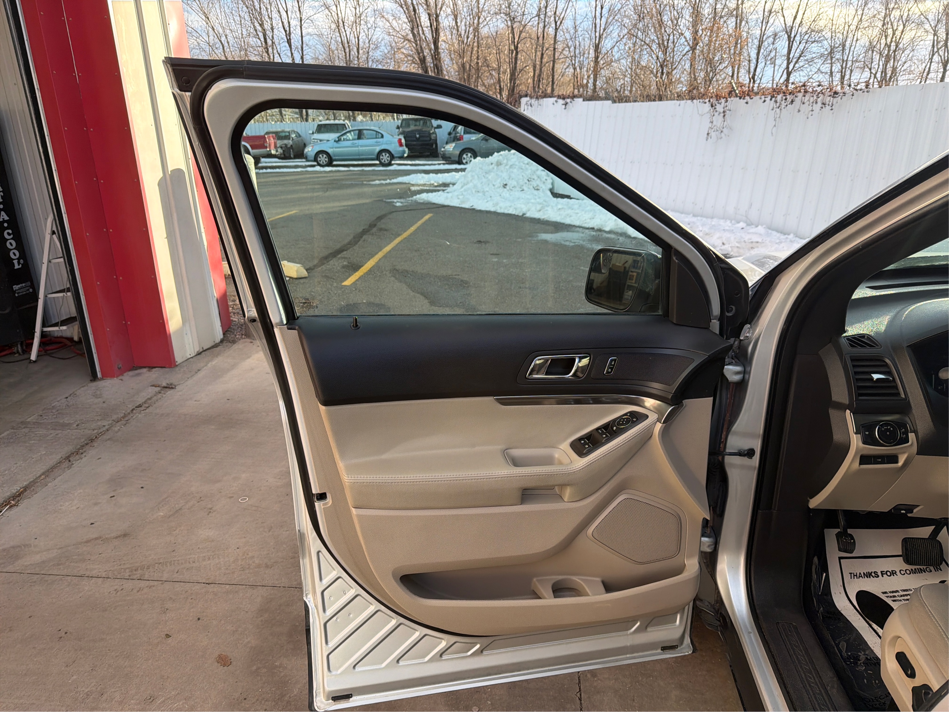 2015 Ford Explorer Base - Photo 17