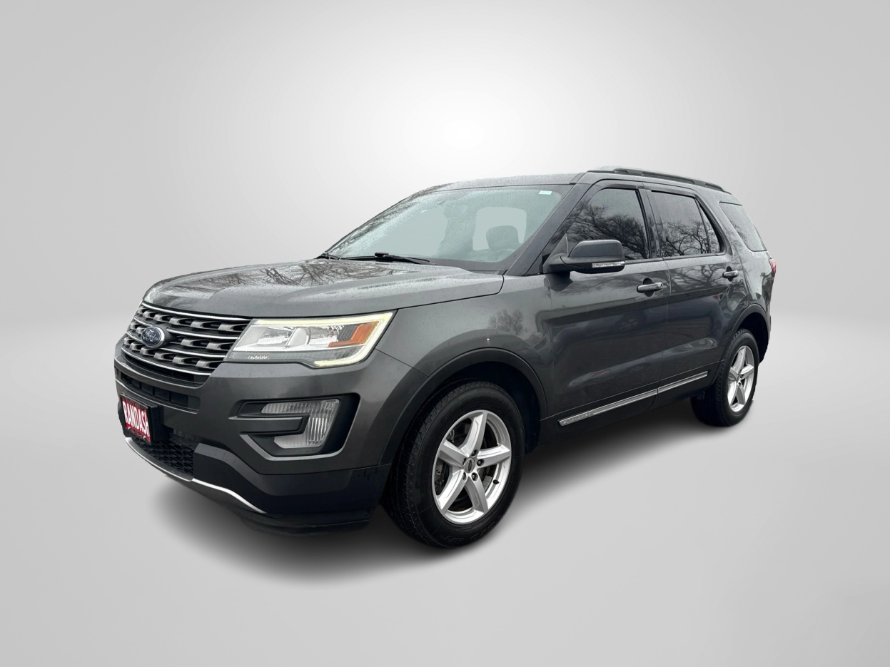 2017 Ford Explorer XLT 4WD's photo