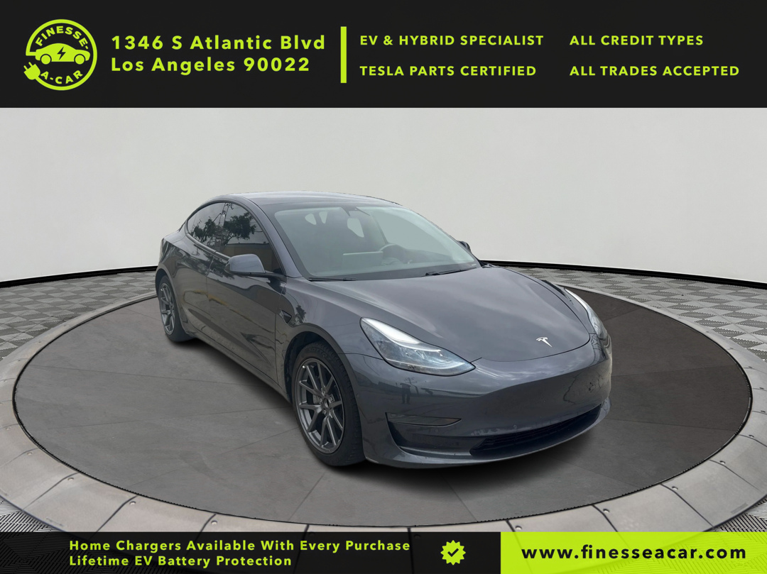 2021 Tesla Model 3 Standard Range Plus Rear-Wheel Drive photo 4