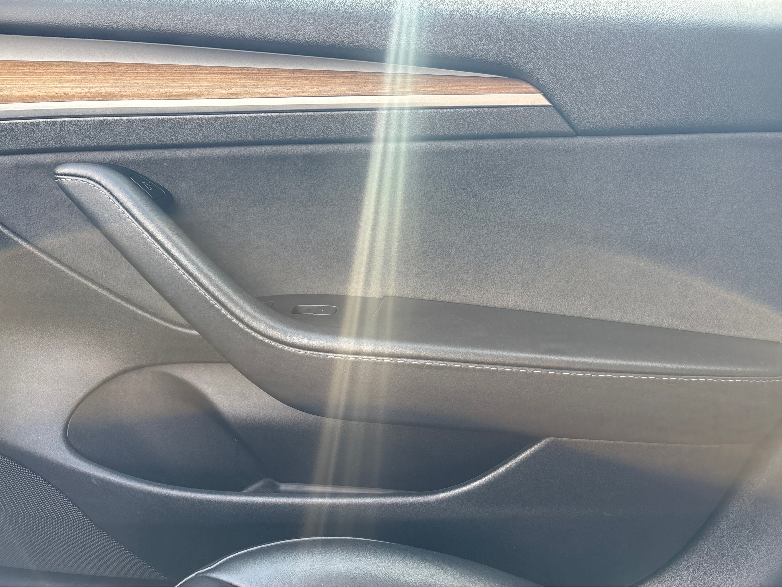 2022 Tesla Model 3 Long Range All-Wheel Drive photo 23