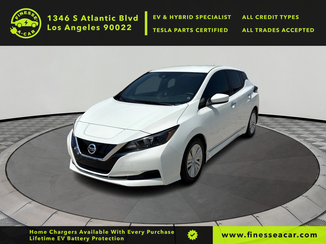 2022 Nissan Leaf S's photo