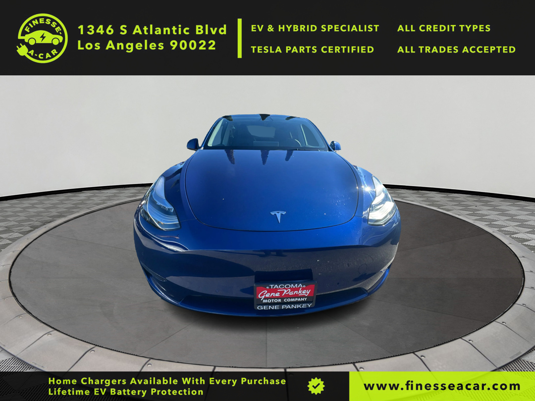 2026 Tesla Model Y Long Range photo 2