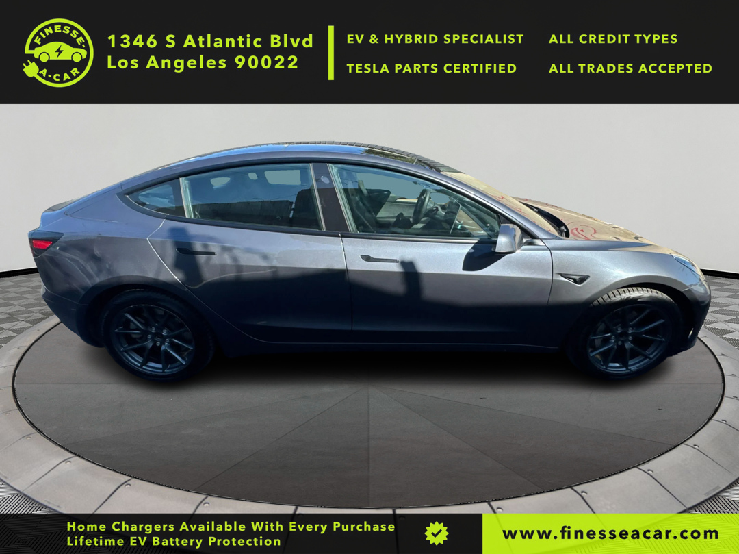 2023 Tesla Model 3 photo 4
