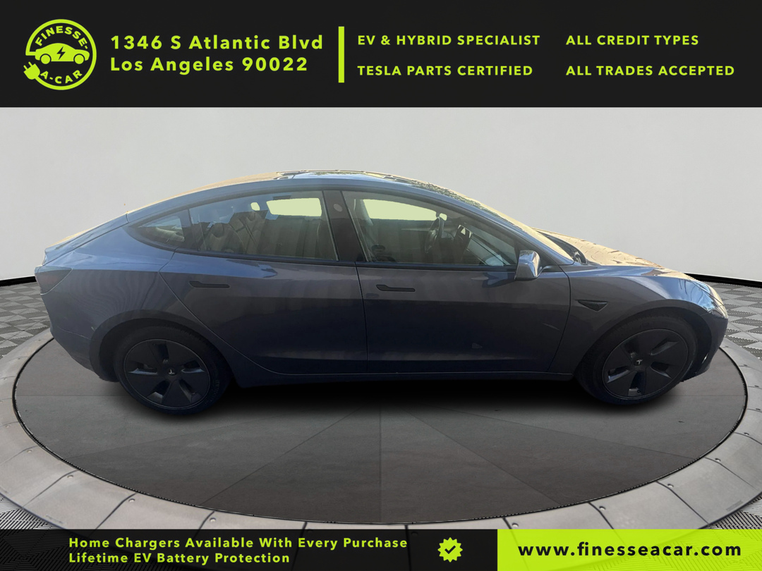 2023 Tesla Model 3 photo 3