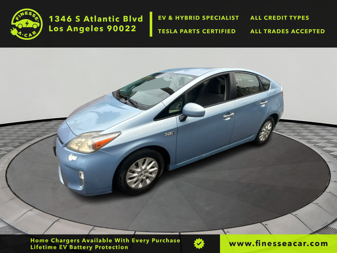 2013 Toyota Prius Plug-In Base's photo