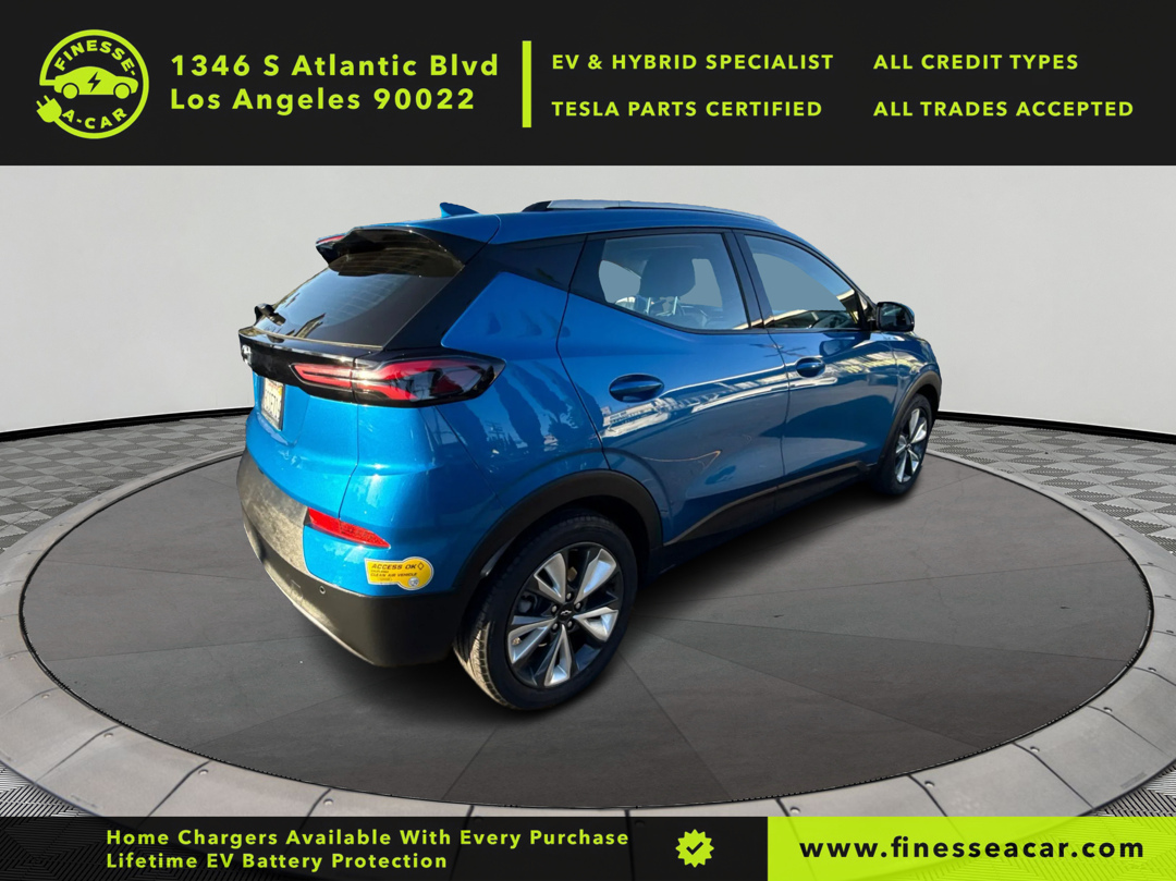 2022 Chevrolet Bolt EUV photo 3