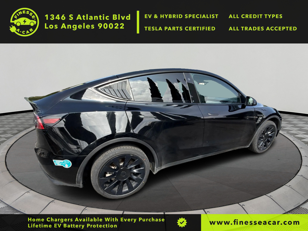2023 Tesla Model Y Long Range photo 3