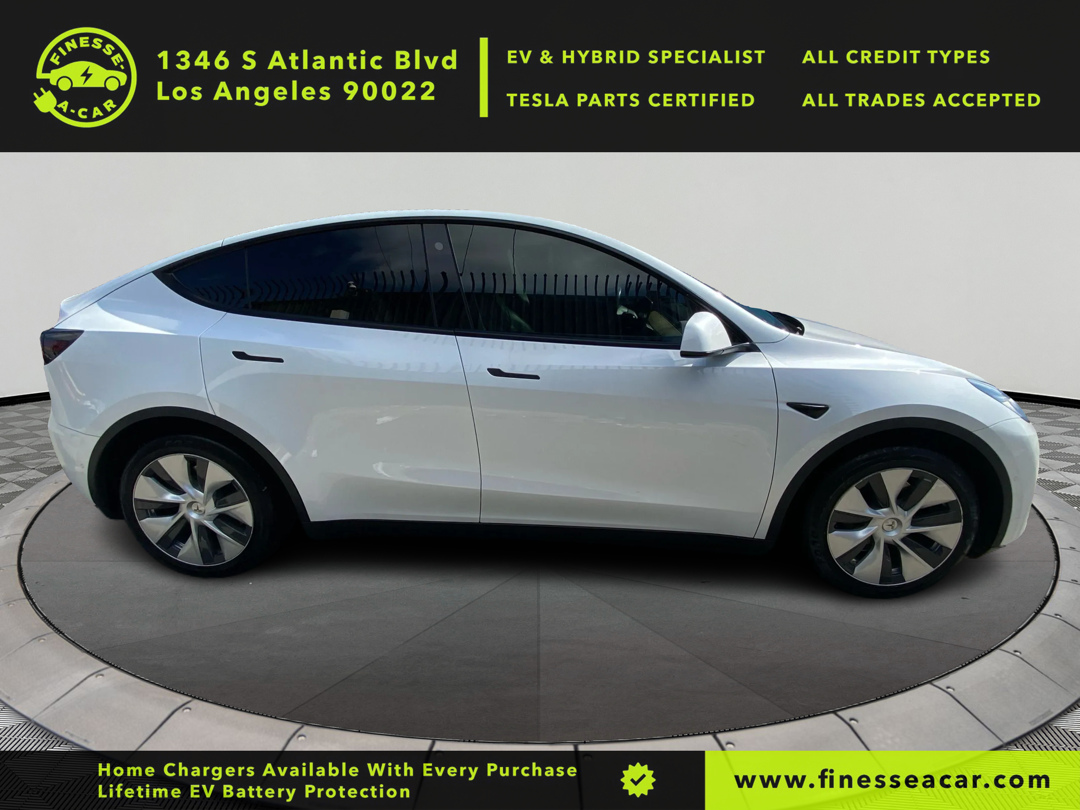 2021 Tesla Model Y Standard Range Rear-Wheel Drive photo 2