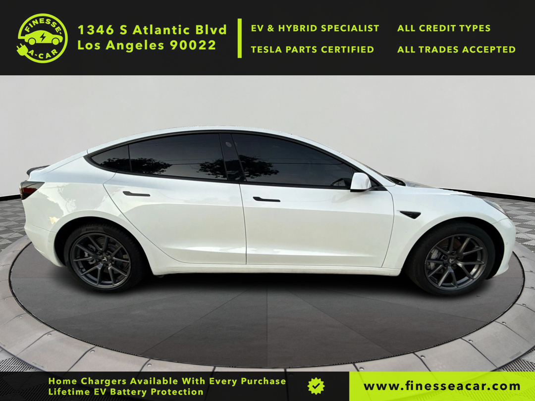 2021 Tesla Model 3 Standard Range Plus Rear-Wheel Drive photo 4