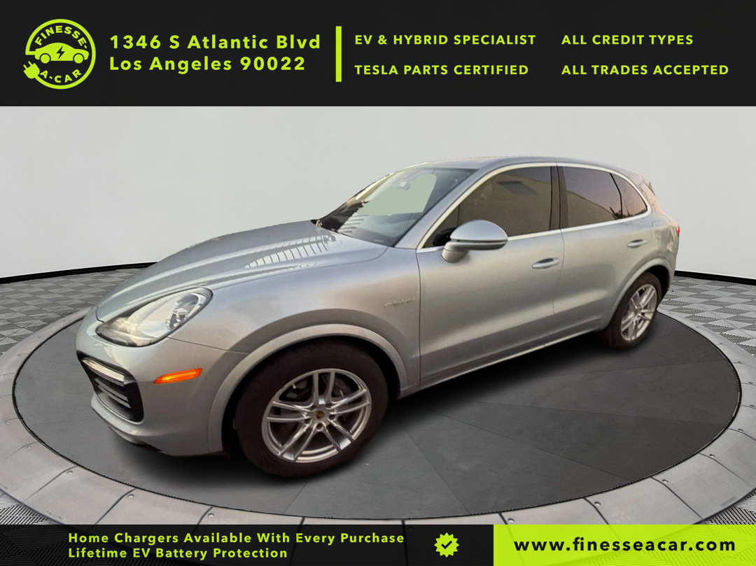 2021 Porsche Cayenne E-Hybrid's photo