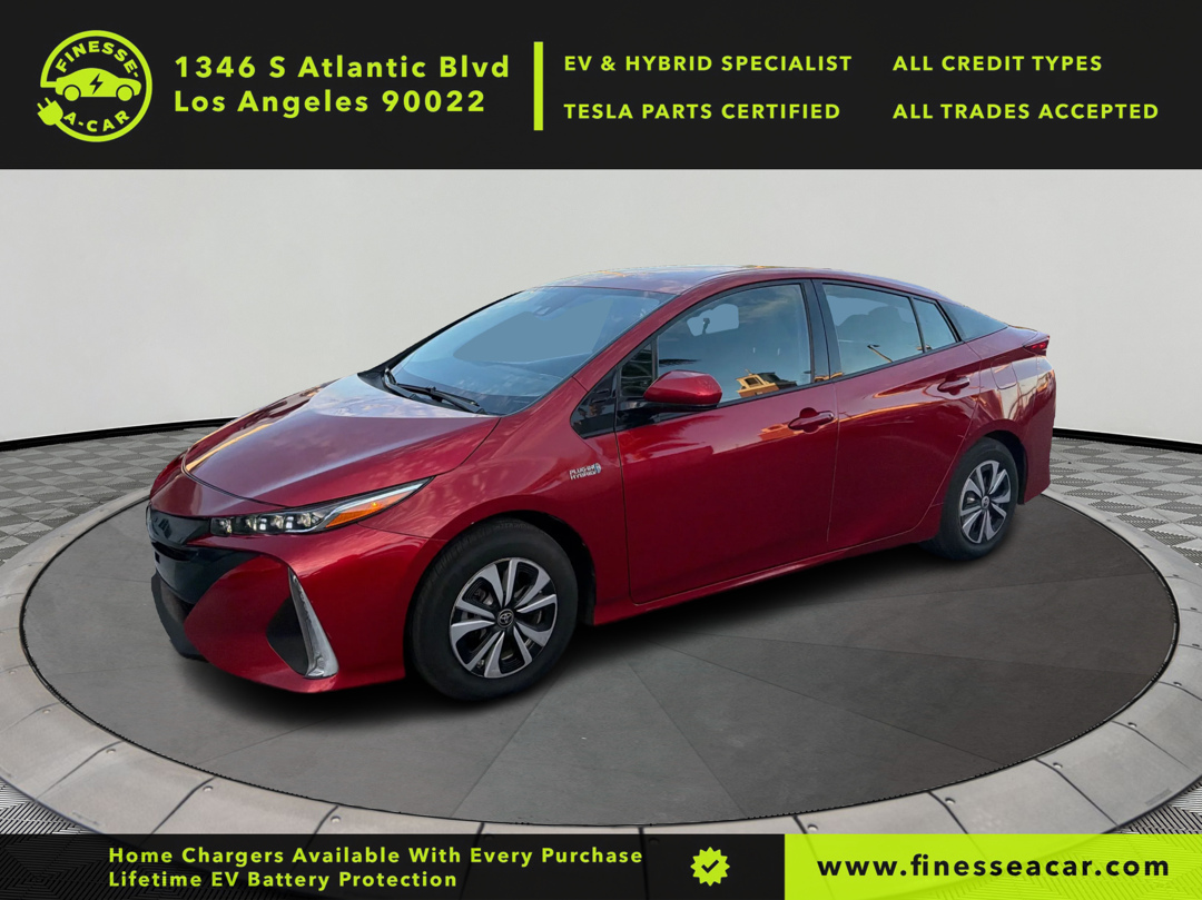 2018 Toyota Prius Prime Plus's photo