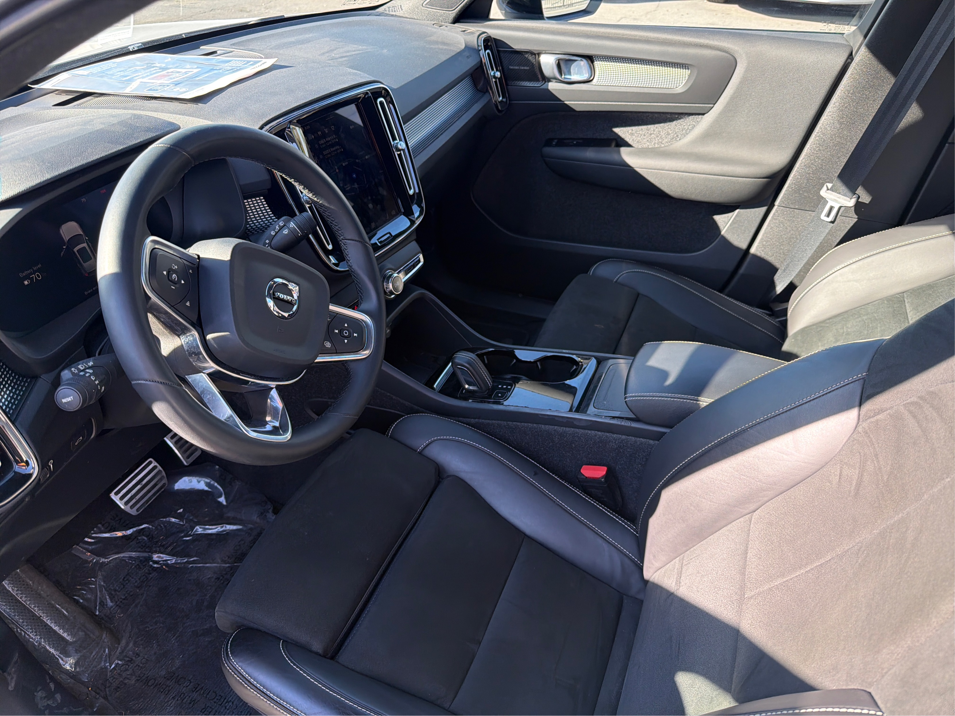 2022 Volvo XC40 Ultimate - Photo 9