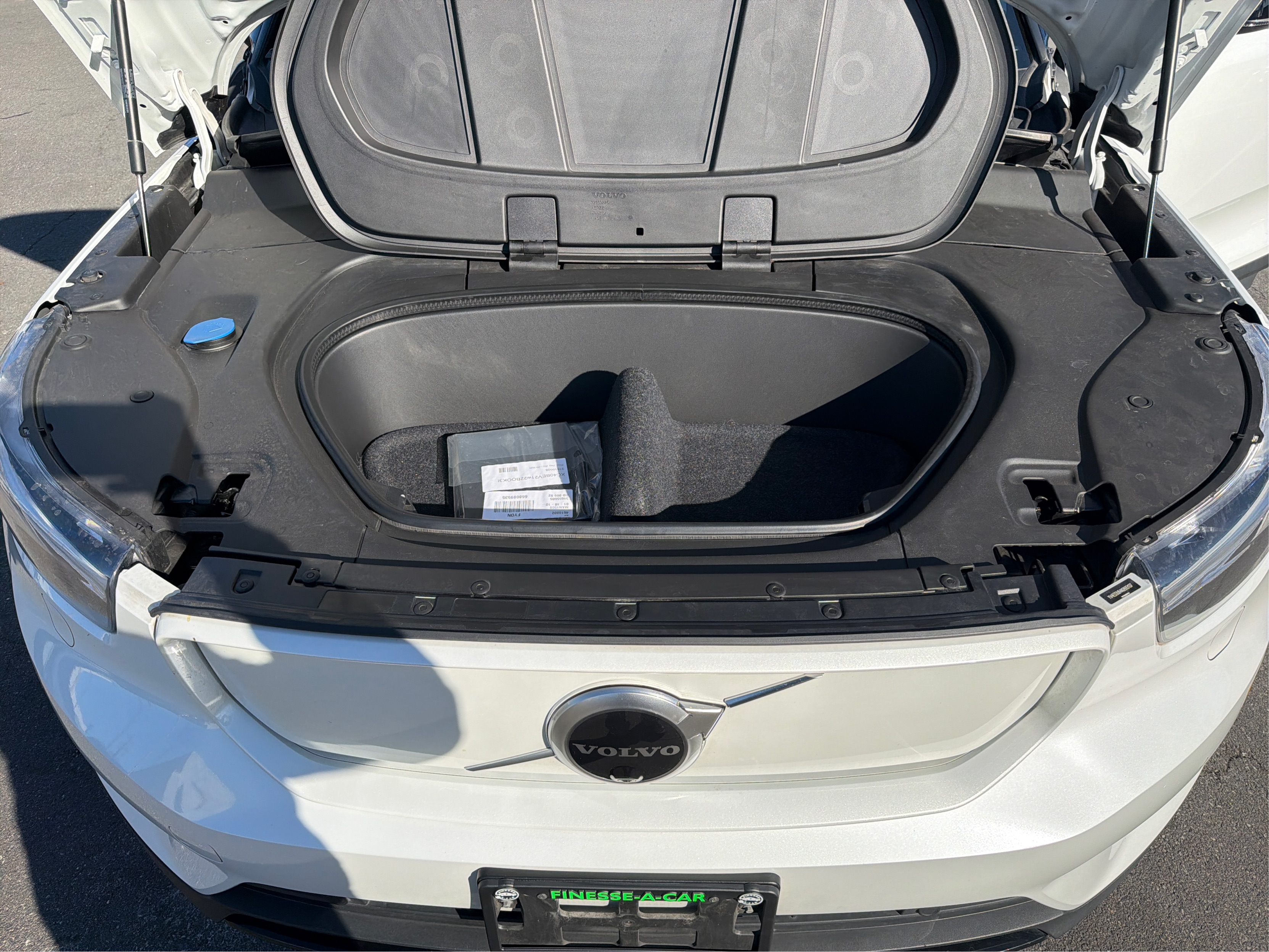 2022 Volvo XC40 Ultimate - Photo 11