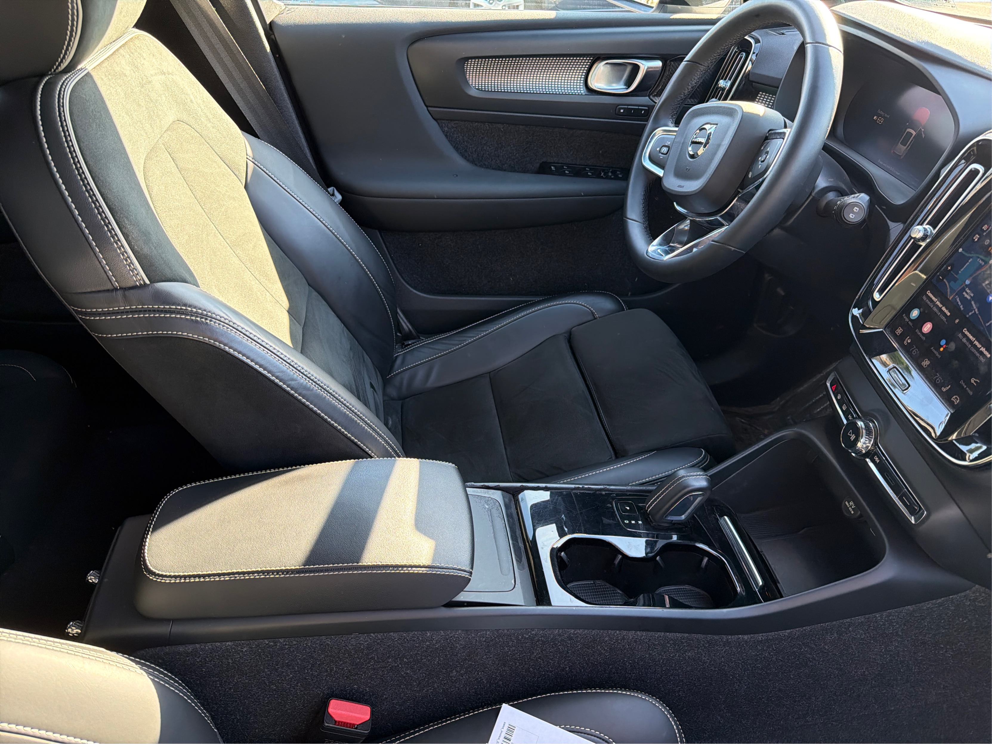 2022 Volvo XC40 Ultimate - Photo 20