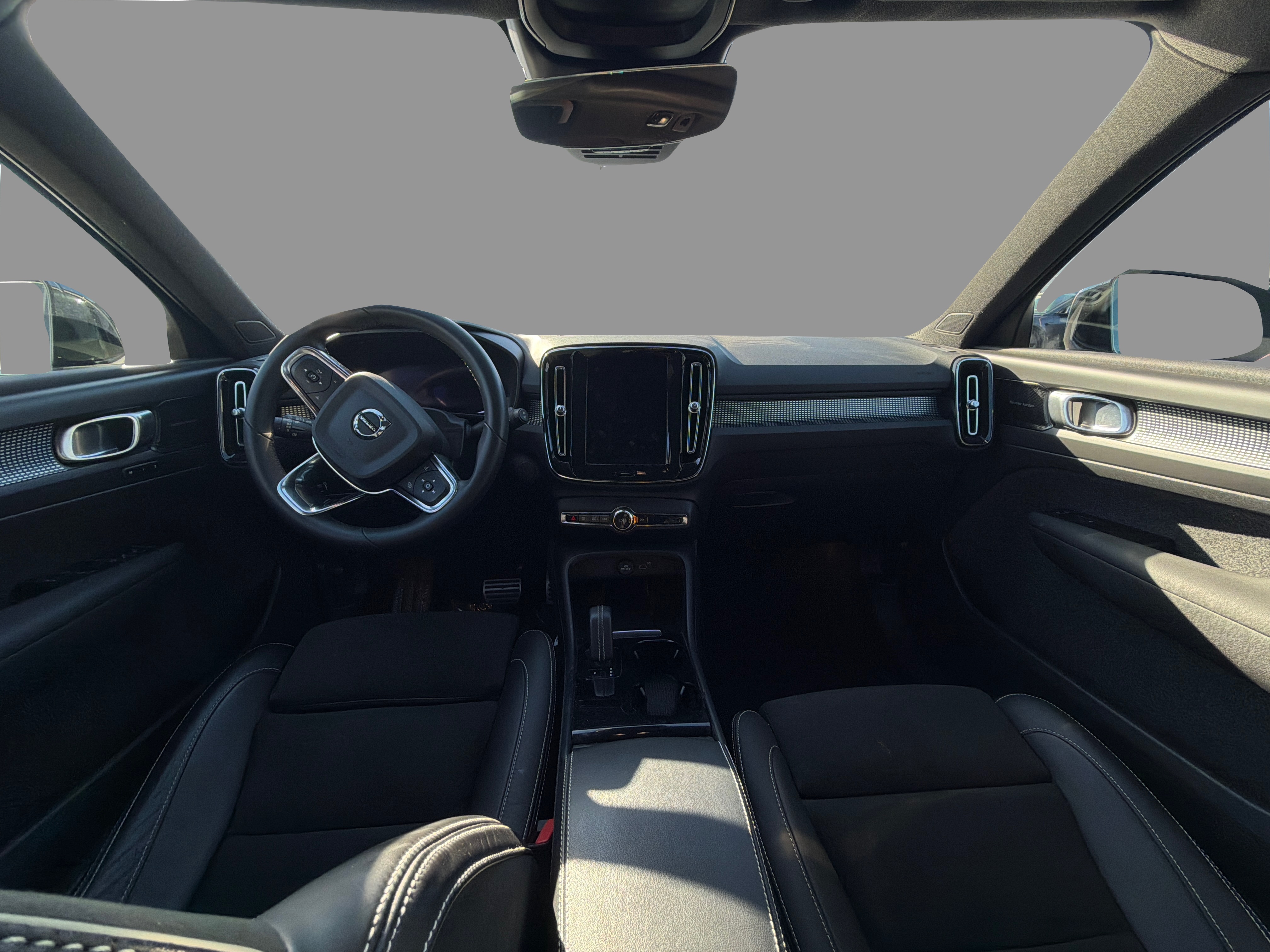 2022 Volvo XC40 Ultimate - Photo 22