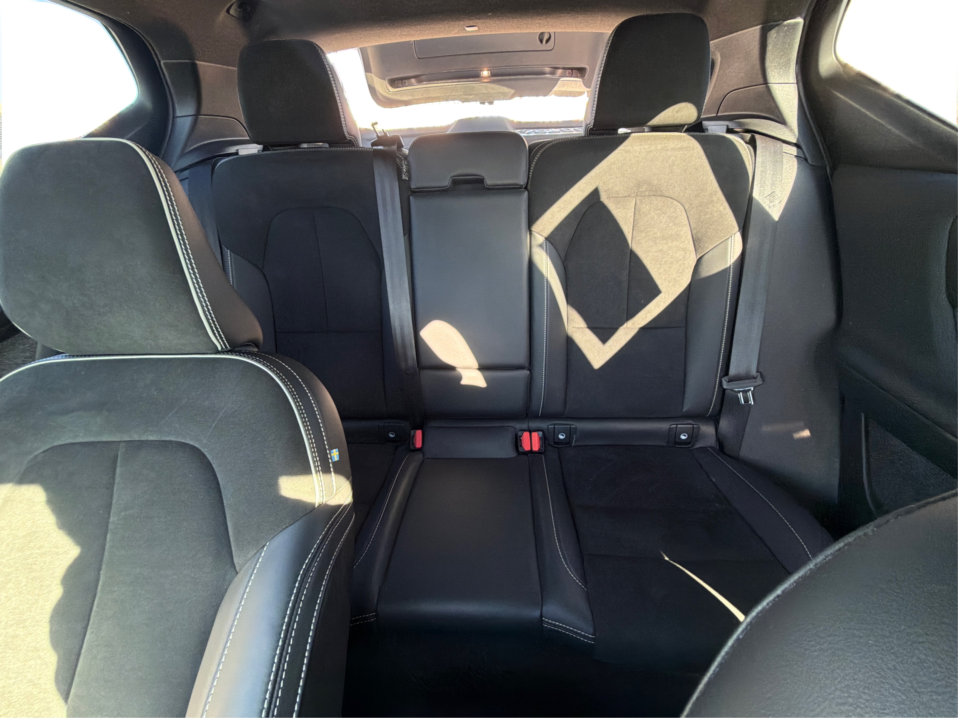 2022 Volvo XC40 Ultimate - Photo 15