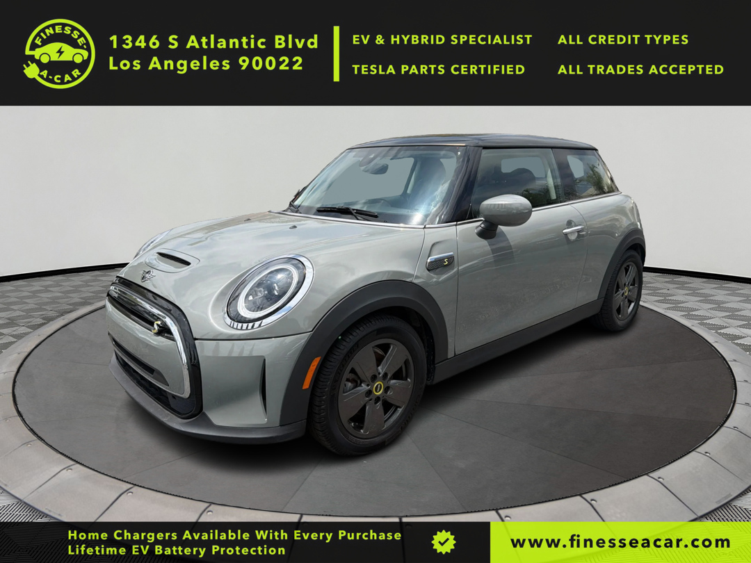 2022 MINI Hardtop Cooper SE's photo