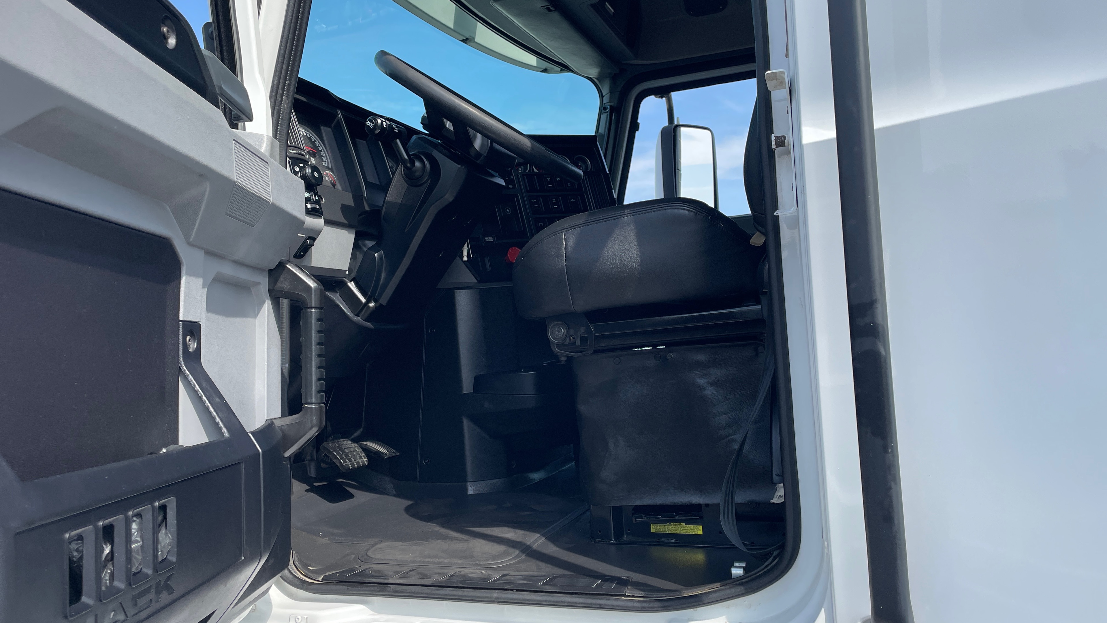 2023 Mack - image 42