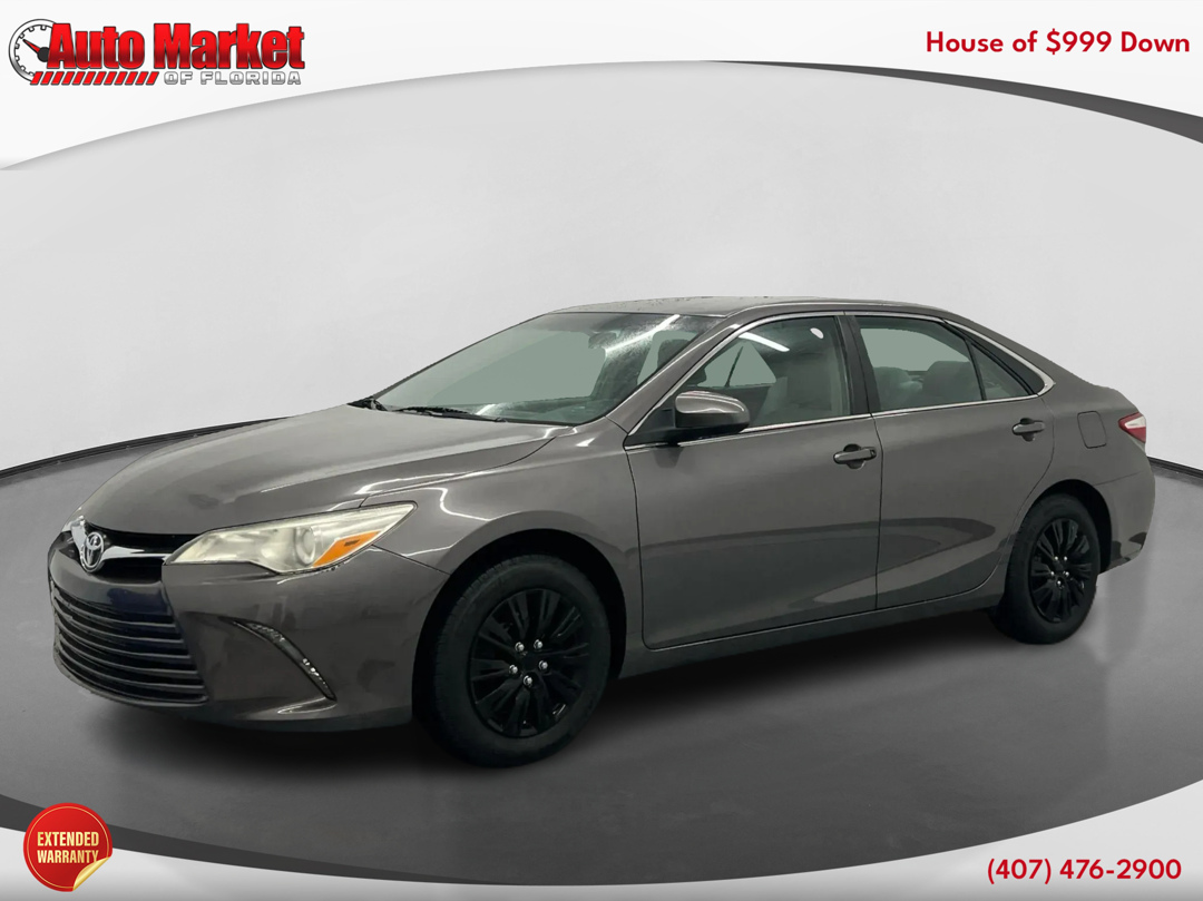 2017 Toyota Camry LE's photo