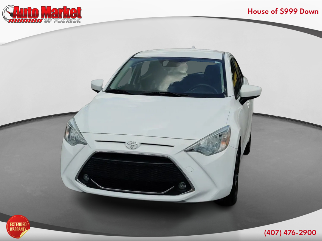 2020 Toyota Yaris LE's photo