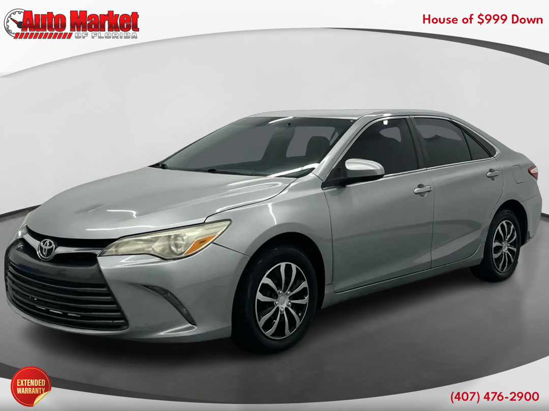 2016 Toyota Camry LE's photo