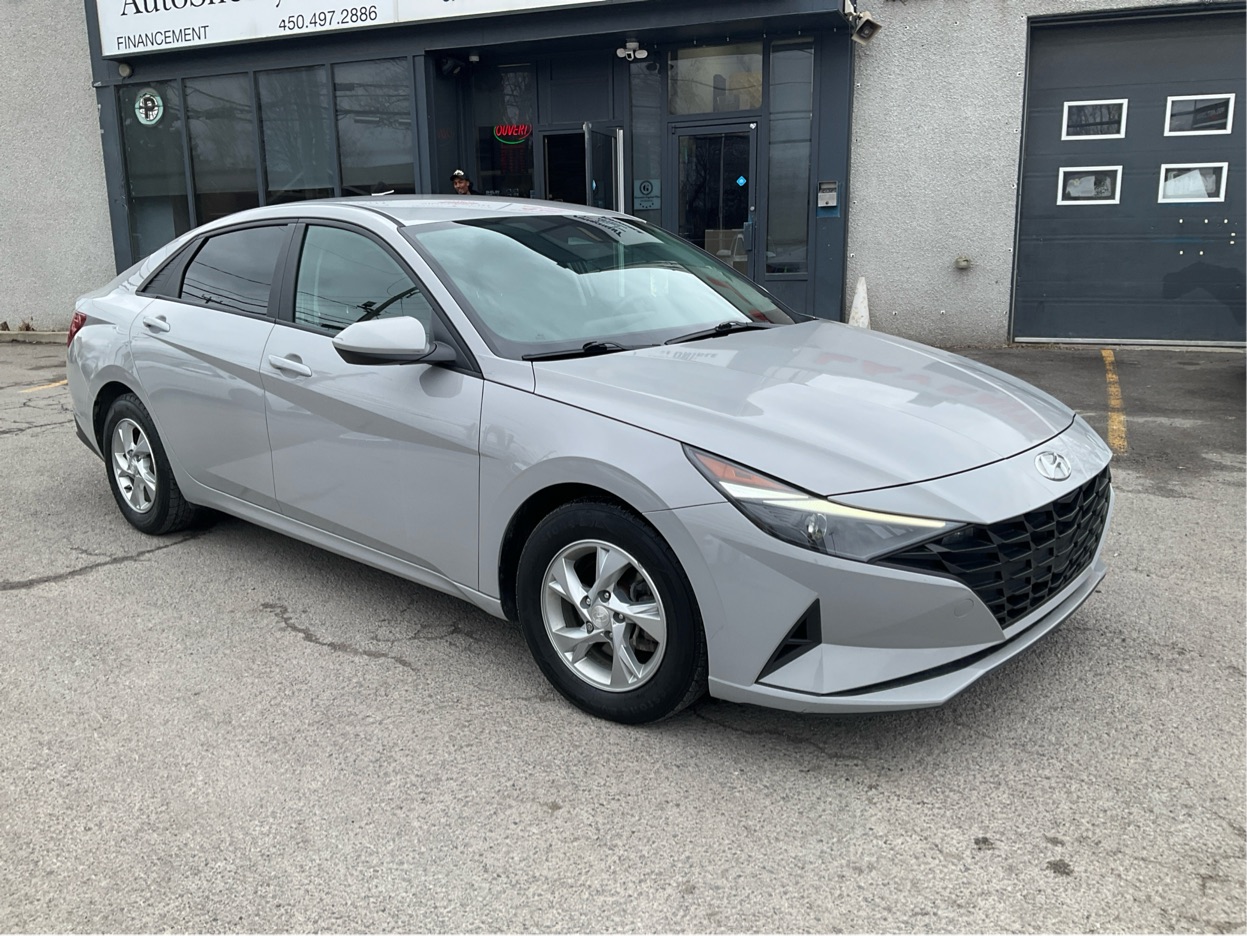 2022 Hyundai Elantra | Camera | Air | $84 par semaine | Mags | Sieges Chauffant | Lane Assist | Jamais Accidentée