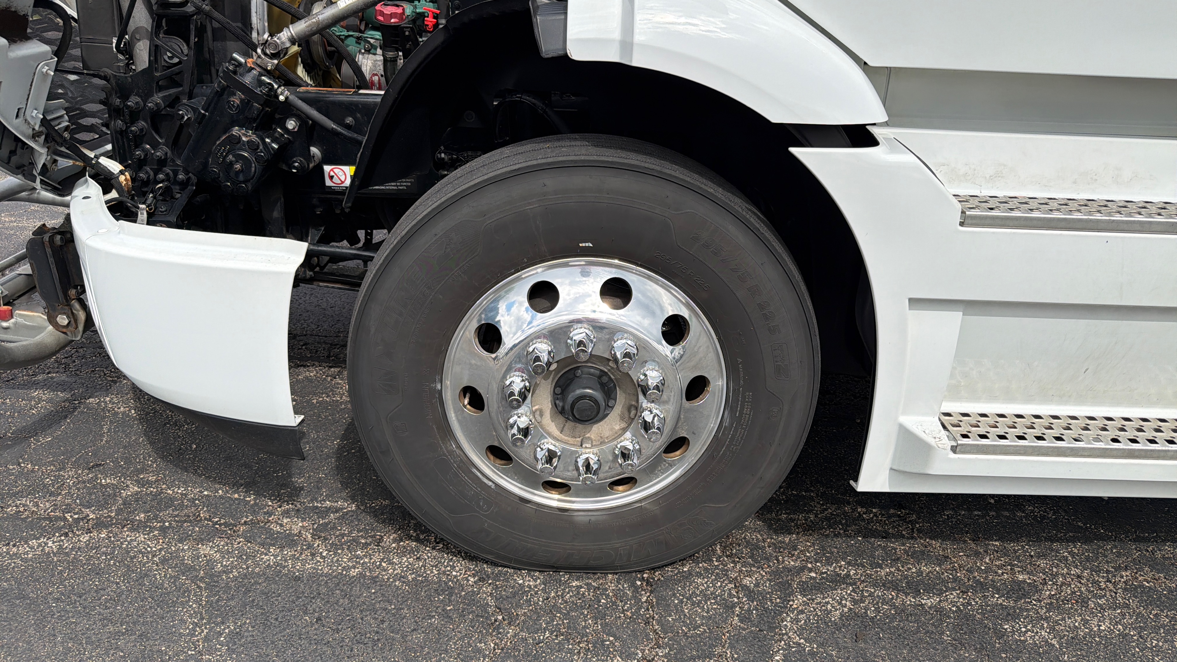 2023 Kenworth T680