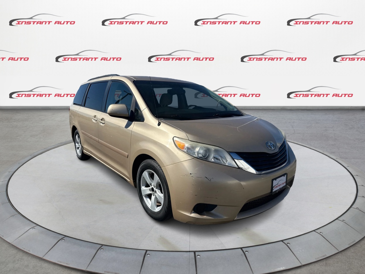 2011 Toyota Sienna LE