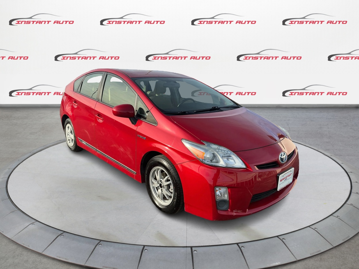 2010 Toyota Prius III's photo