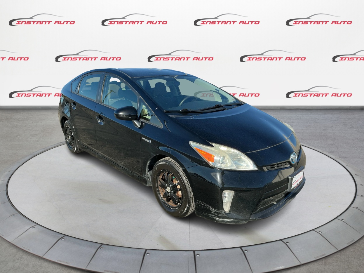 2014 Toyota Prius Two's photo