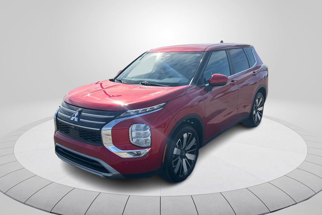 2025 Mitsubishi Outlander SE 2WD's photo