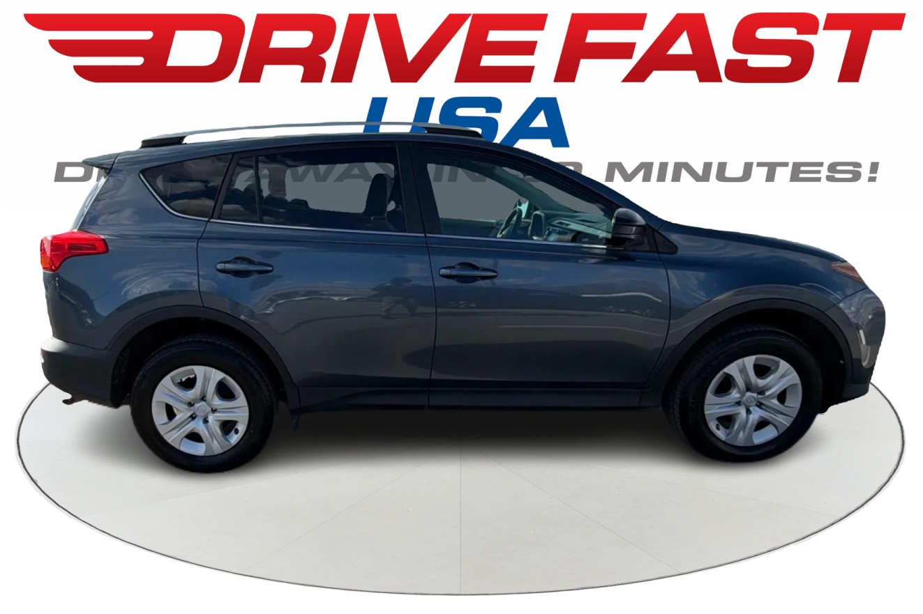 2013 Toyota RAV4 LE's photo