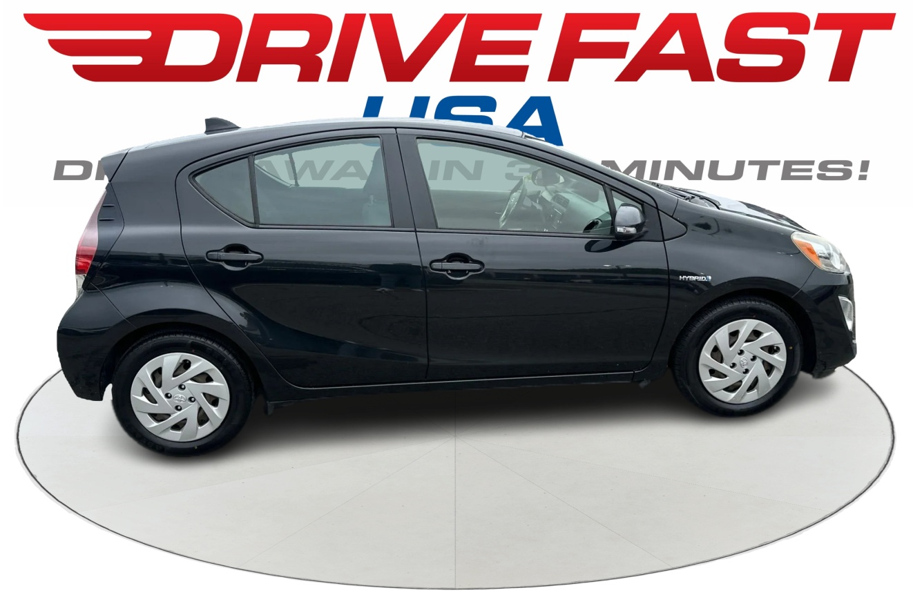 2016 Toyota Prius c Persona Series's photo