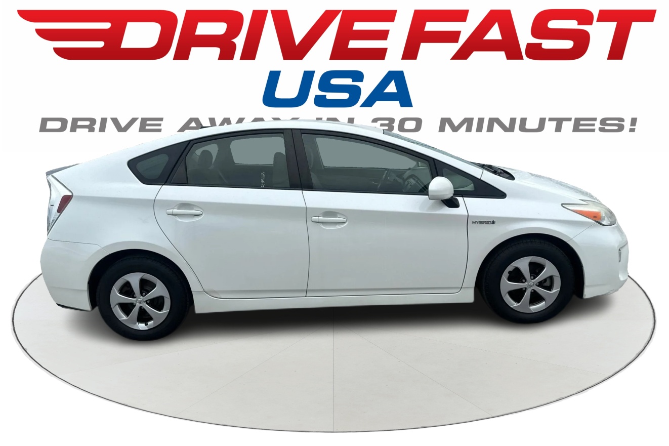 2013 Toyota Prius Three's photo