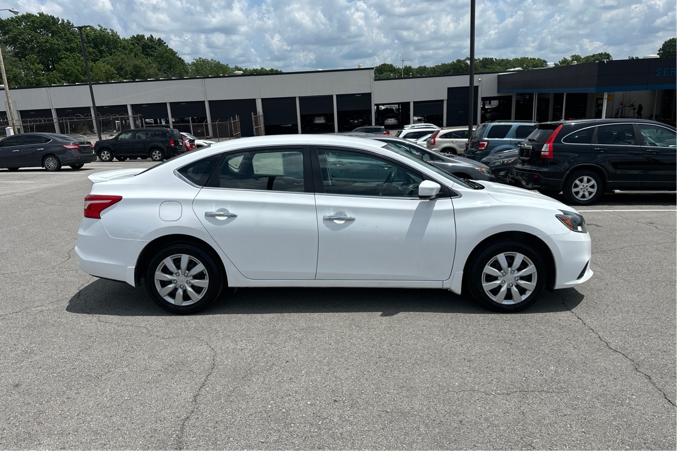 2016 Nissan Sentra S CVT's photo