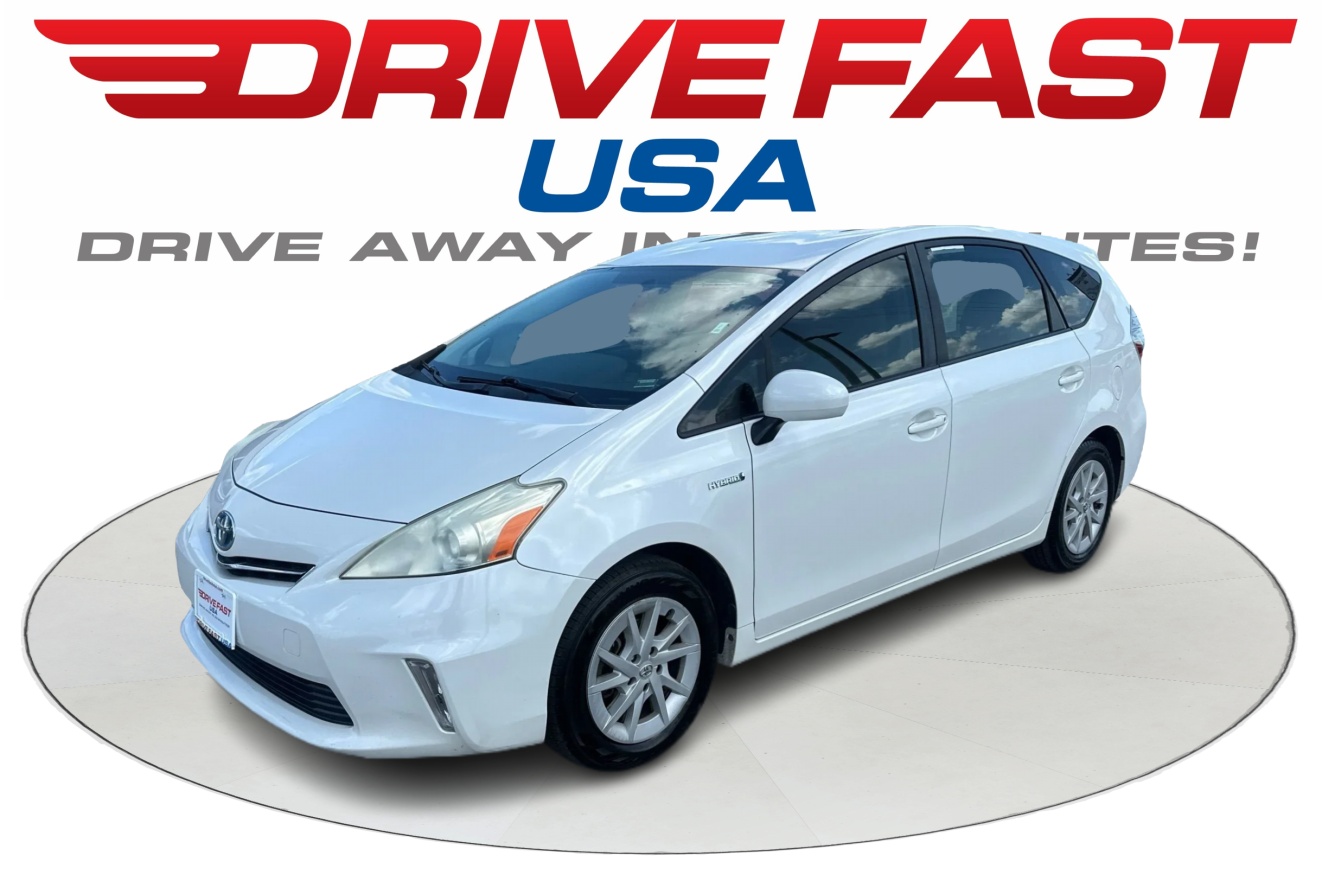 2013 Toyota Prius v Two's photo