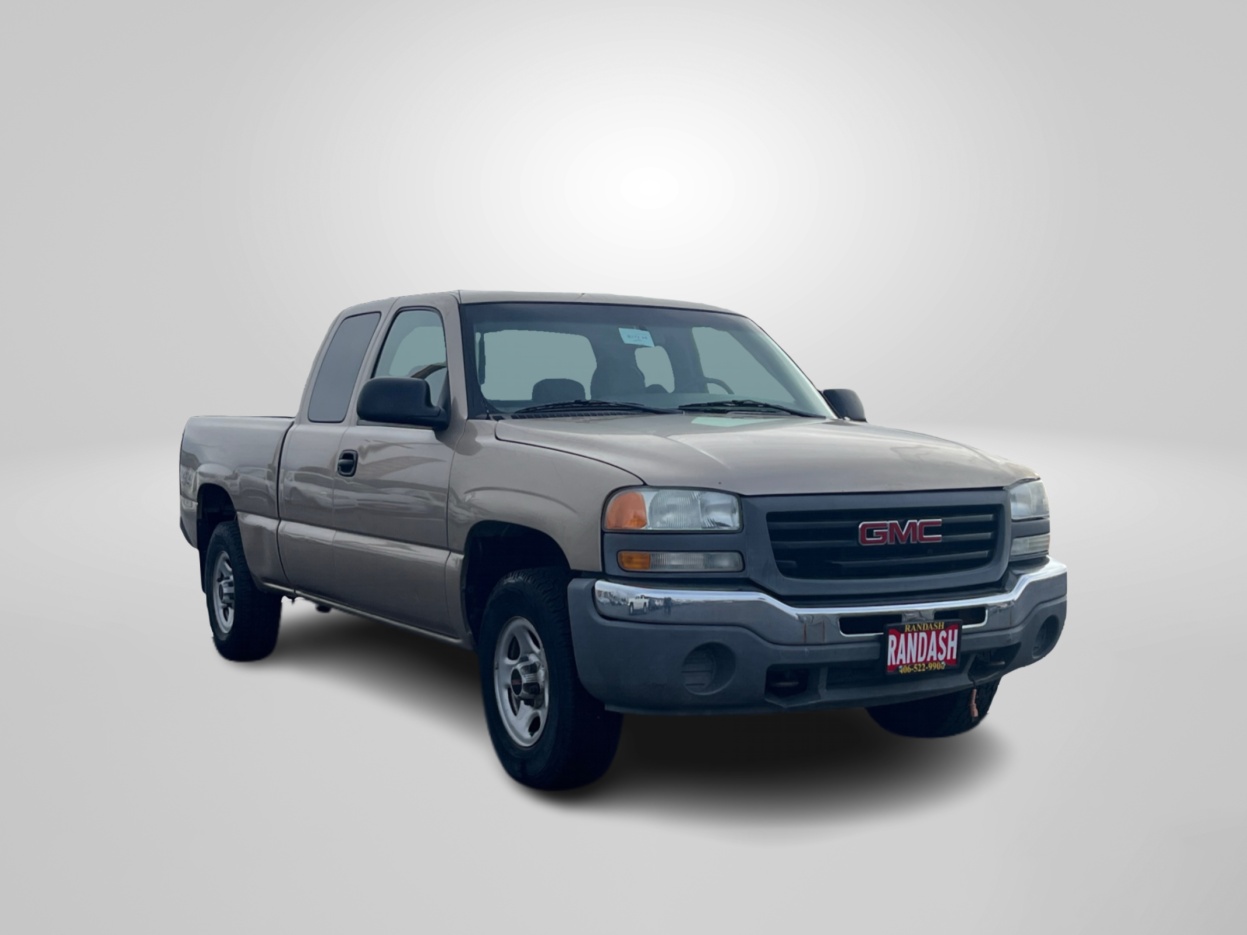 2004 GMC Sierra 4WD Extended Cab 6 1/2-ft Work Truck Pkg's photo