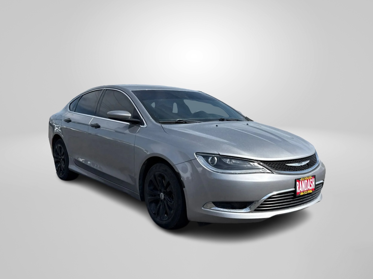2015 Chrysler 200 Limited's photo